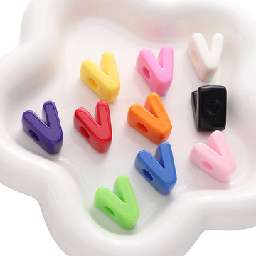 10pcs Acrylic Large Hole Alphabet Beads-V
